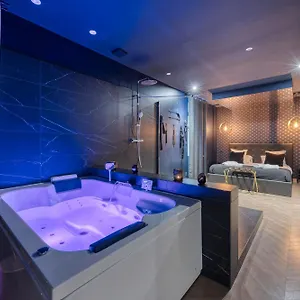 laixtase-suite-pour-couple.hotels-rhonealpes.com/